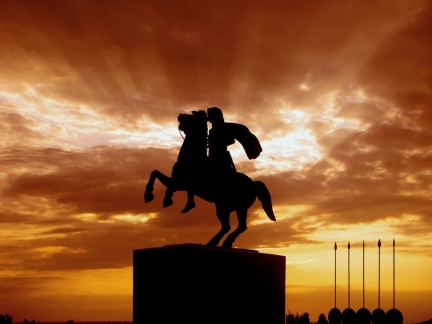 Άγαλμα Μεγάλου Αλεξάνδρου στο ηλιοβασήλεμα - Θεσσαλονίκη